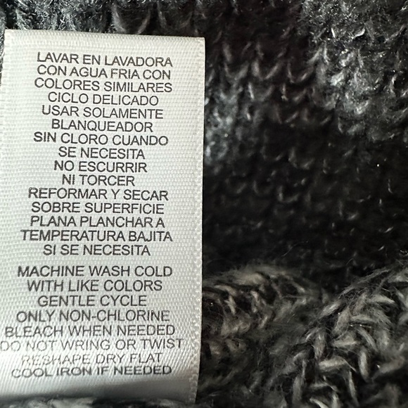 Daisy Fuentes Women’s Cardigan Small Black Gray Ombre Button Front Knit Sweater - Picture 7 of 7